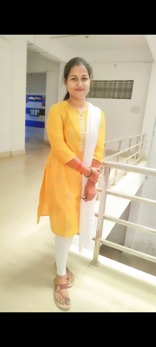 Akankshya97's tweet photo. Live in the sunshine 🌞
#festivevibes #GaneshChaturthi #newattire https://t.co/TcaDNbvqlY