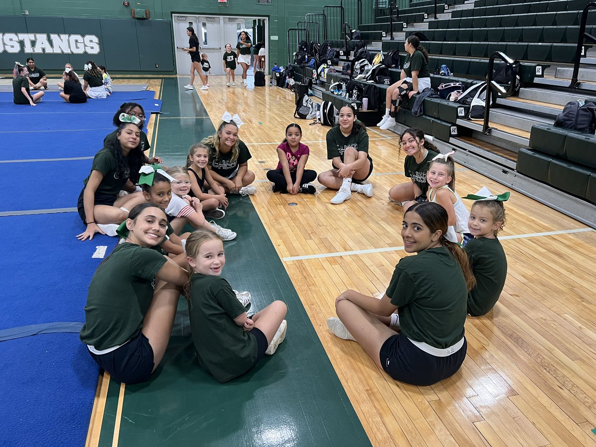 Camelot_JFK's tweet photo. Can’t wait to see these #minimustangs at the game on Sept 9! #JFKMHSfamily #JFKMHSpride @Miss_Szoke https://t.co/KepdRWt8Ro