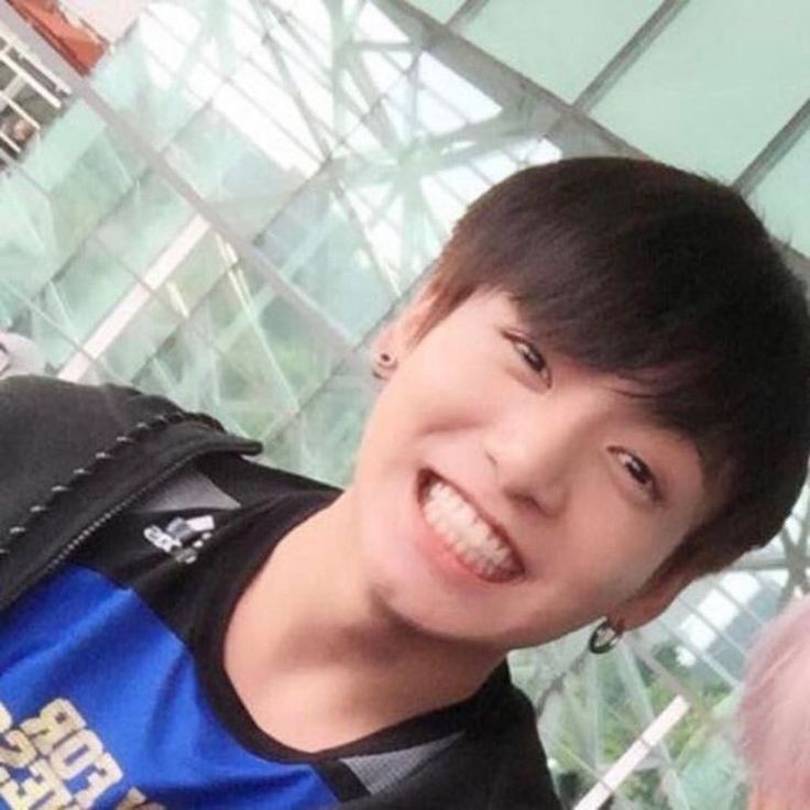 KIMTHBD23's tweet photo. HAPPY BIRTHDAY JUNGKOOK!!! WE LOVE YOU!💜 #HappyBirthdayJungkook #JUNGKOOKDAY #HappyJungkookDay #jungkookbirthday https://t.co/RdPjRG4sZG