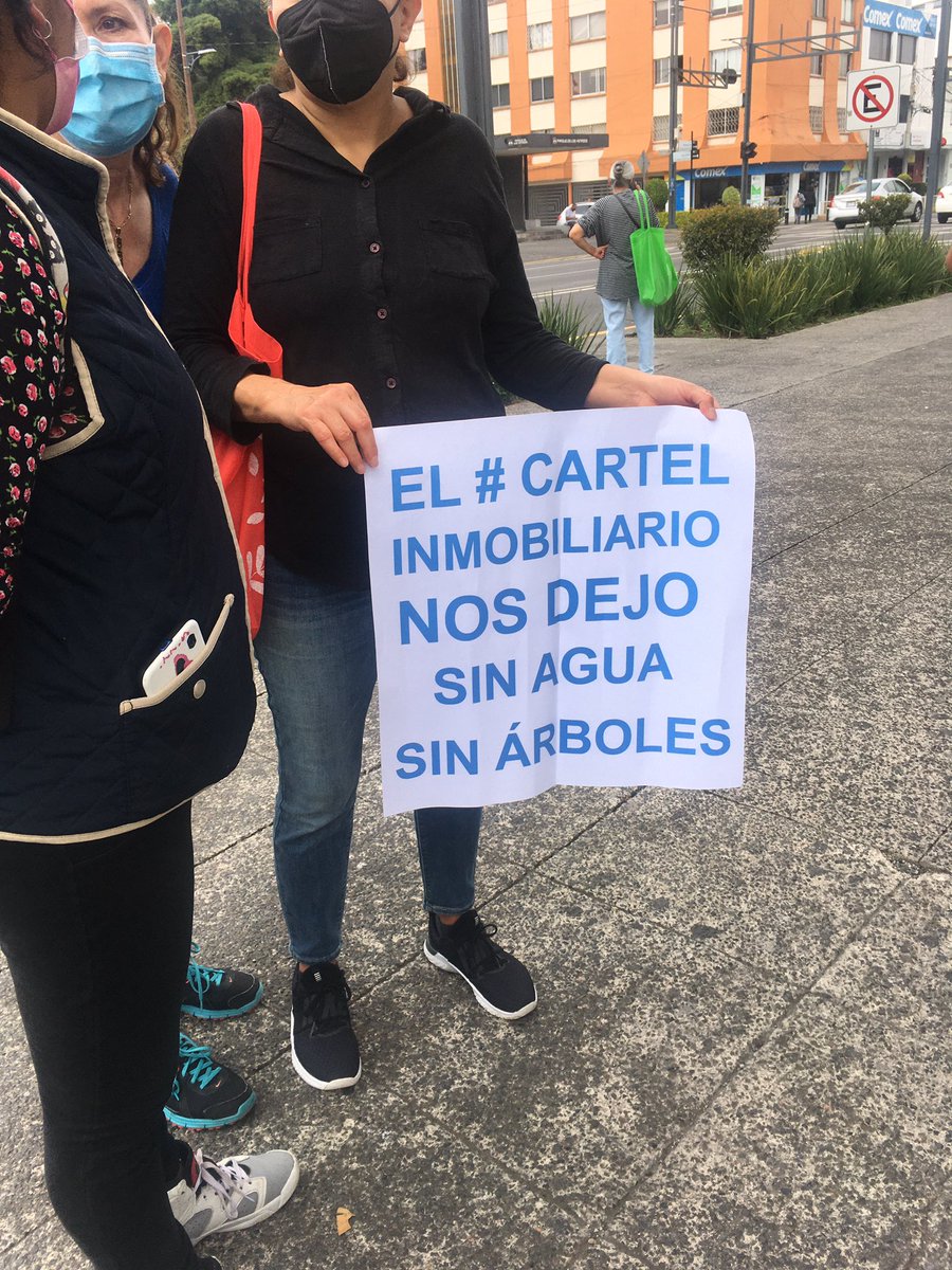 CVeranes's tweet photo. En contra de #corrupciónBJ  justicia para #Xoco , cierre Av Municipio Libre y División del Norte https://t.co/mLSwanOyGx
