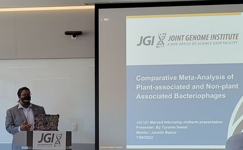 Dr. Jonelle T Basso 🇹🇹 (@bassojonelle) on Twitter photo Huge congrats to my <a href="/UCMerced/">UC Merced</a>-<a href="/JGI/">Joint Genome Institute</a> summer internship mentee, Tyrome Sweet <a href="/Cerebro409/">Dr. Tyrome Sweet Jr.</a>, for winning the Best Early Career Poster award at the #JGI2022 Annual Meeting! Look out for his flash talk today at 11.45PST! 📢 <a href="/BerkeleyLab/">Berkeley Lab</a> <a href="/UCMerced/">UC Merced</a> <a href="/LBNLBiosci/">LBNL BioSci</a> 🌱🧬 Huge congrats to my <a href="/UCMerced/">UC Merced</a>-<a href="/JGI/">Joint Genome Institute</a> summer internship mentee, Tyrome Sweet <a href="/Cerebro409/">Dr. Tyrome Sweet Jr.</a>, for winning the Best Early Career Poster award at the #JGI2022 Annual Meeting! Look out for his flash talk today at 11.45PST! 📢 <a href="/BerkeleyLab/">Berkeley Lab</a> <a href="/UCMerced/">UC Merced</a> <a href="/LBNLBiosci/">LBNL BioSci</a> 🌱🧬