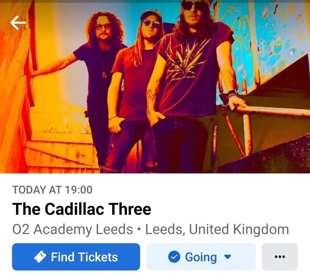 chantelmcgregor's tweet photo. Stood in the queue, getting excited!!!!!
Time to get my Southern On!!!
Can't wait to see @lindsayell and @thecadillac3!!!
#cadillactgree #lindsayell #leeds #leedso2 https://t.co/Oh0otRipKE