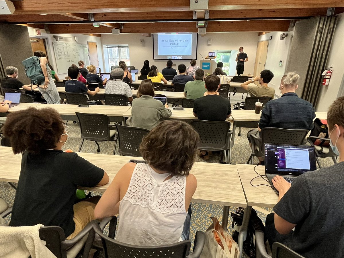florianjug's tweet photo. Featured talk at #dlmbl (just before the free afternoon) by Steffen @Steffen_RXTX Wolf.
Title: These Nets will not train
themself — Self-Supervised Learning for Image Analysis and Segmentation
Content: awesome
Crowd: goes wild! 😉
#selfsupervision #deeplearning @MBLScience https://t.co/jFBPEtGQG3