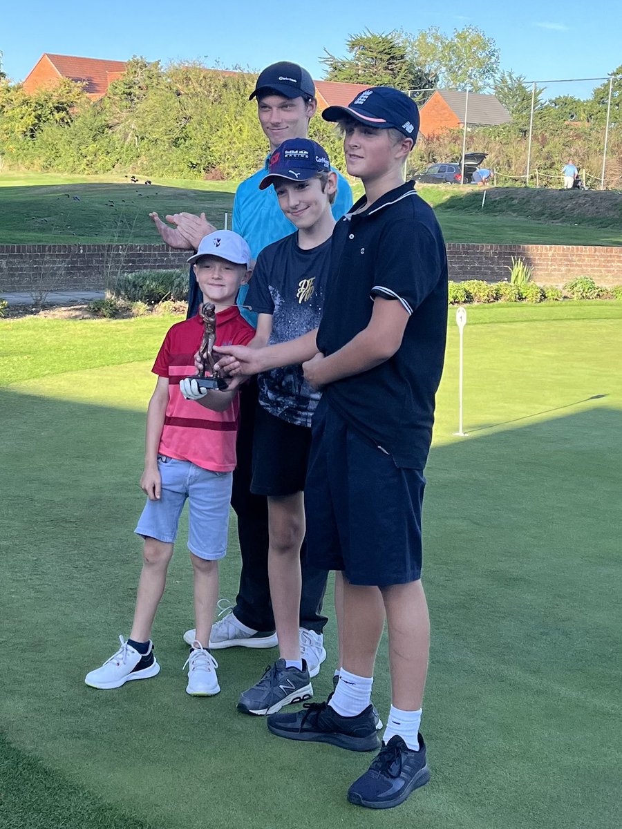 BognorProshop's tweet photo. Junior Academy this evening and congratulations go to Noah, Oli and Arthur https://t.co/OajJUWvKHg