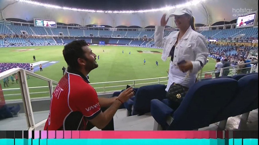 Asia Cup 2022: Hong Kong player Kinchit Shah proposes to his girlfriend in  a film style in the audience, wears a ring - The Weekly Mail