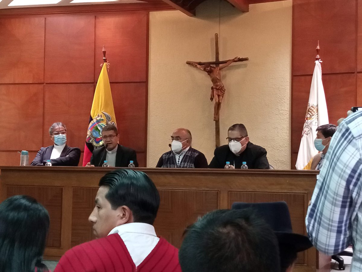 confeniae1's tweet photo. Francisco Calí Tzay, relator de las Naciones Unidas sobre derechos de los pueblos indígenas, deja un mensaje frente a los representantes del Gobierno para el respeto a los derechos colectivos, autodeterminación, justicia y resistencia de los pueblos indígenas del Ecuador. https://t.co/tbDDVK9wIu