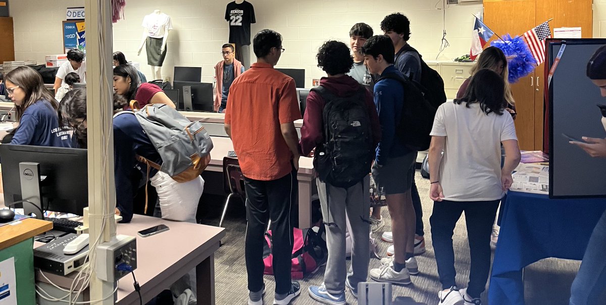 Los Fresnos High School DECA tweet media