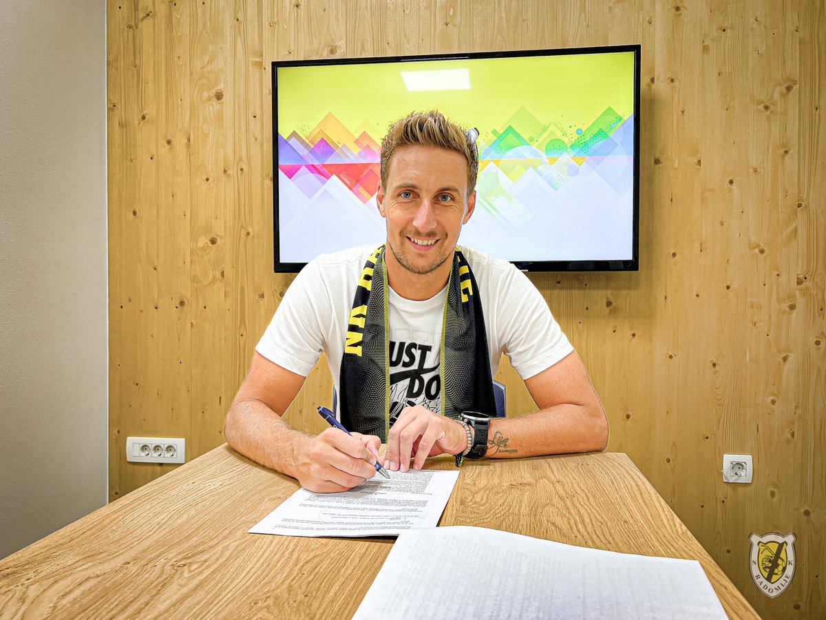 NKRadomlje's tweet photo. @korun_88 je najnovejša okrepitev NK Radomlje 📄✍️ 

Klub je sklenil dogovor z izkušenim branilcem Urošem Korunom, ki je nazadnje igral za ljubljansko Olimpijo in se v Radomlje seli kot prost igralec ⚽️... https://t.co/TVDvoTRa5N