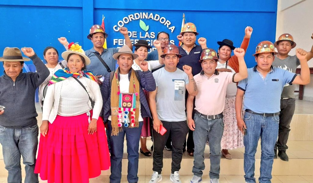 evoespueblo's tweet photo. Nos reunimos con el alcalde de Colquiri, Juan Carlos Guzmán, dirigentes de cooperativas mineras, CSUTCB, Bartolinas, asambleístas y concejales para debatir y reflexionar políticamente junto a hermanos mineros que nos inspiran y ayudan a renovar nuestro compromiso por la Patria. https://t.co/9bmEZSJAVs