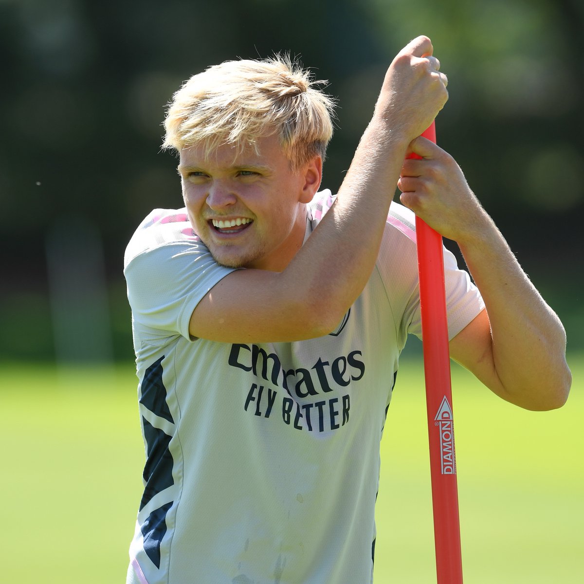 Arsenal's tweet photo. ✅ Gunner since the age of eight
✅ Under-21s captain
✅ In the squad tonight

🔎 Find out more about Matt Smith 👇
