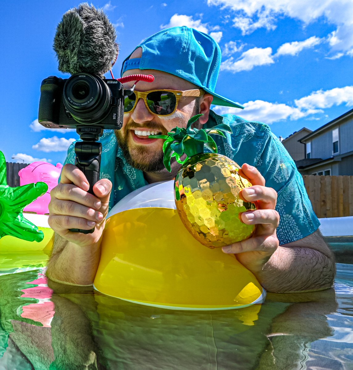 LEGIQN's tweet photo. Summer's nearly over, but my @NikonUSA partnership is sticking around! GAS ME UP! ⛽️🔥

Grab the BEST streaming camera here:  https://t.co/wyUXk03YQB #ad #Nikon #NikonCreators #Z30 https://t.co/YJ8CmCWxYE