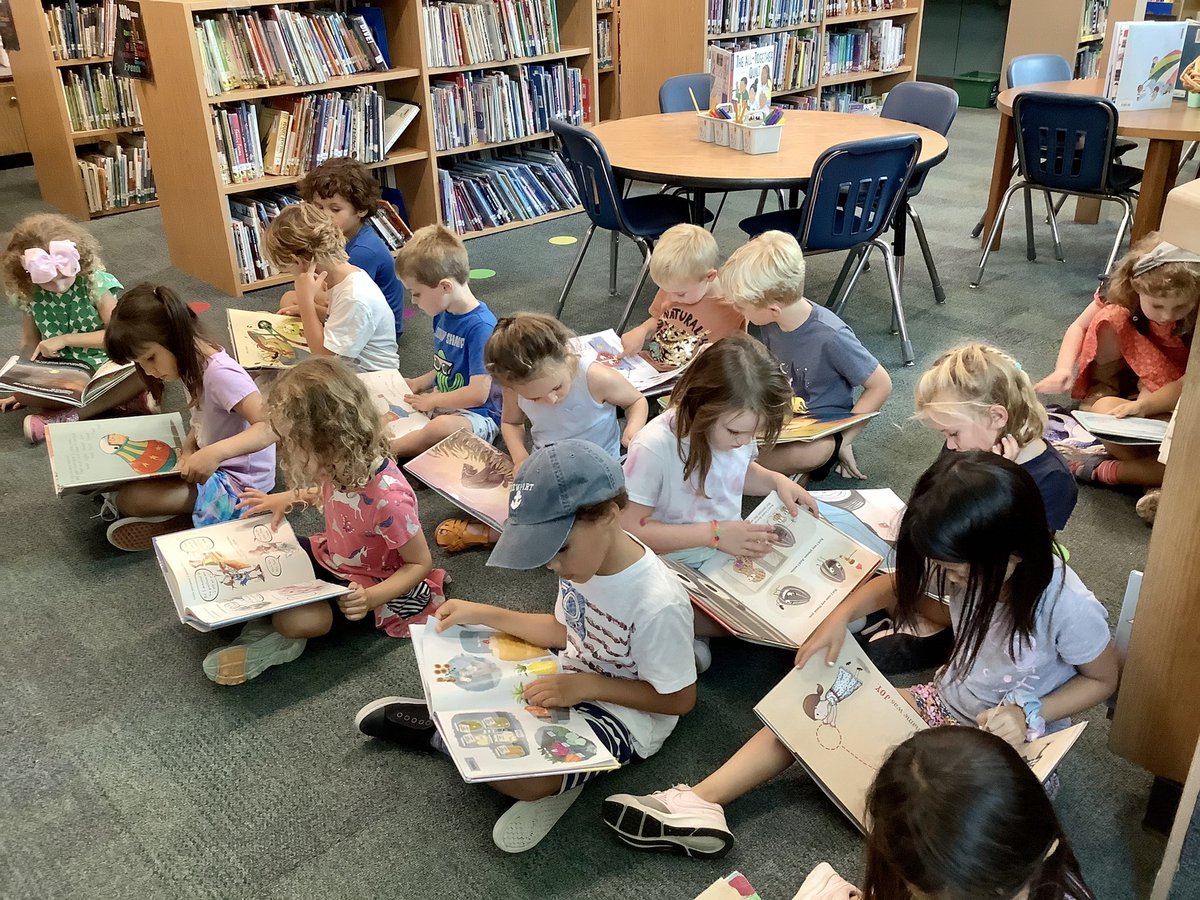 NayattLibrary's tweet photo. Let’s get lost in the library this year! https://t.co/mr9KfcHCN8