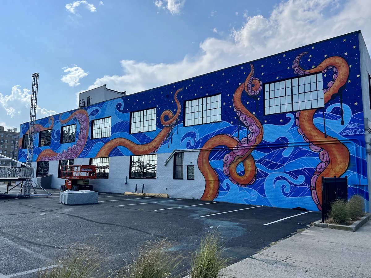 acpublicarts's tweet photo. New mural by @porktomic for the upcoming @FranticCityNJ festival at the Orange Loop Amphitheater! Check it out now or at the festival on September 24 🌊
#acartsfoundation #acaf #weareac #doac #atlanticcity #whynotac #respectac #48blocksac #njarts #muralarts #publicart https://t.co/jEyo9hjuWF