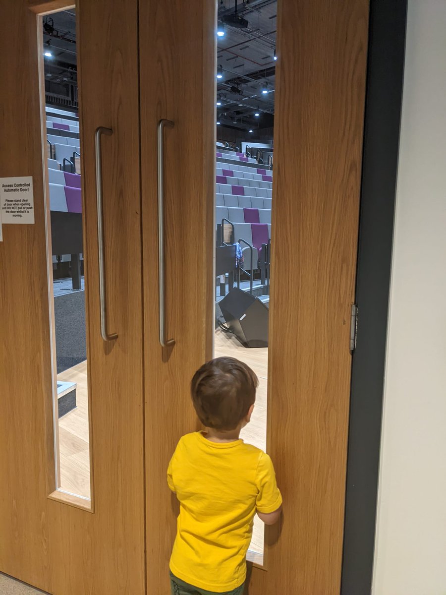 liamamarsh's tweet photo. Earlier today Jonah was a little disappointed to discover that he'd arrived at his lecture 15 years too early... @uom_mecd @OfficialUoM https://t.co/wkb9eaxGOJ