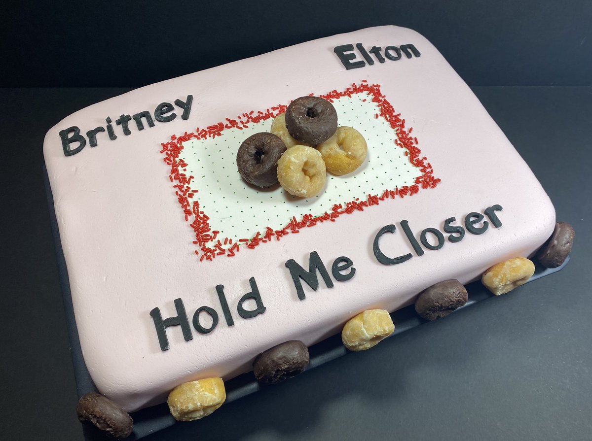 DissyG's tweet photo. 🎶Hold Me Closer Tiny Donuts 🎶

Wait…is that right? @britneyspears @eltonofficial #HoldMeCloser https://t.co/TfnfCssElQ