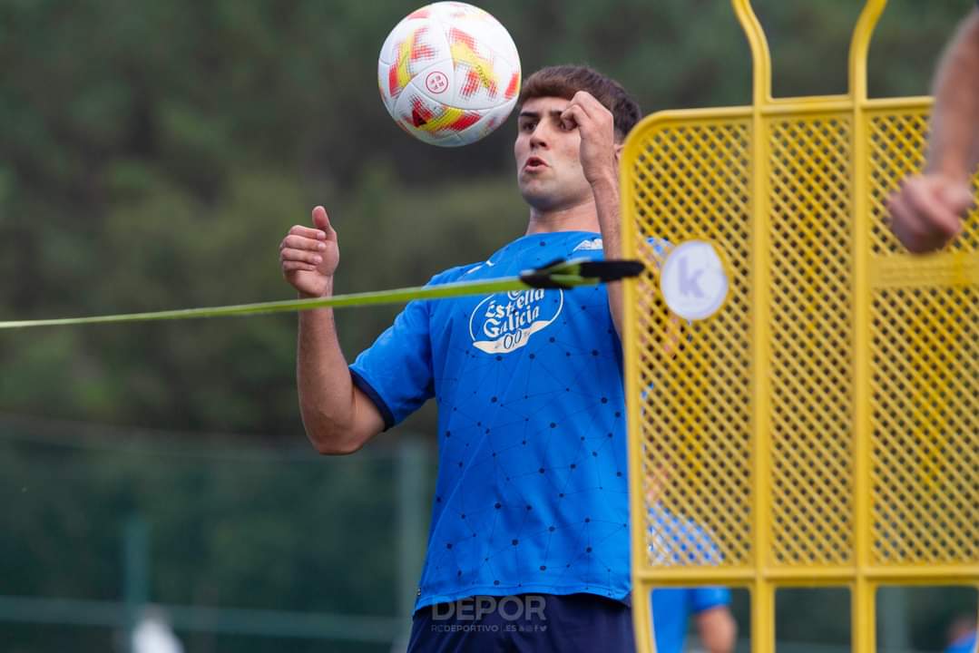 Álex Pereira se entrenó hoy con el <a href="/RCDeportivo/">RC Deportivo</a>