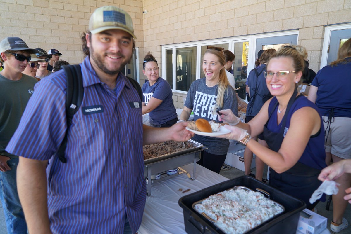 statetechmo's tweet photo. A few snapshots of some happy students from today's 2nd annual #overkillgrill! THERE IS STILL TONS OF Food... so come get some at the Osage County Community Center! https://t.co/X0gF48hZI8