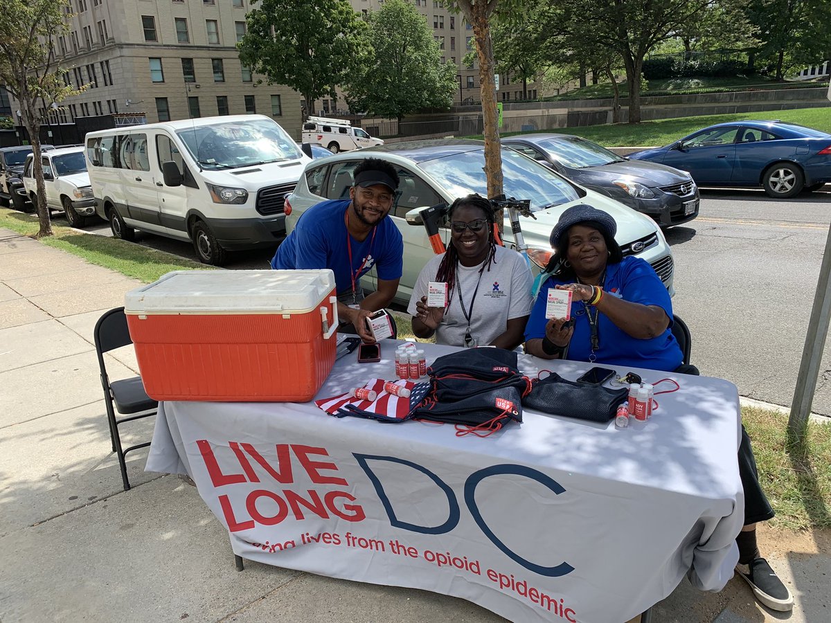 DCHumanServ's tweet photo. The @DCHumanServ Homeless Services Outreach Team is commemorating International Overdose Awareness Day.
Save a life from an opioid overdose. Be ready - carry naloxone.
Find free naloxone near you by texting “LiveLongDC” to 888-811. No prescription, ID required.
#longlivedc https://t.co/ldRhdgF6K6