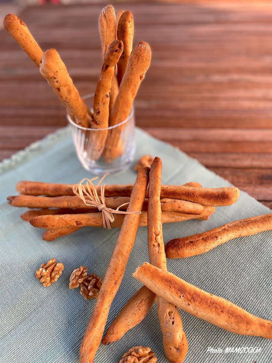 cofooders's tweet photo. #Recette via @mams_cook Gressins aux noix comme à Turin! 👉https://t.co/SNSC0dJNfn #gressin #aperitif #italie #italienne #cuisiner #voyage https://t.co/wqJ4A1bynm