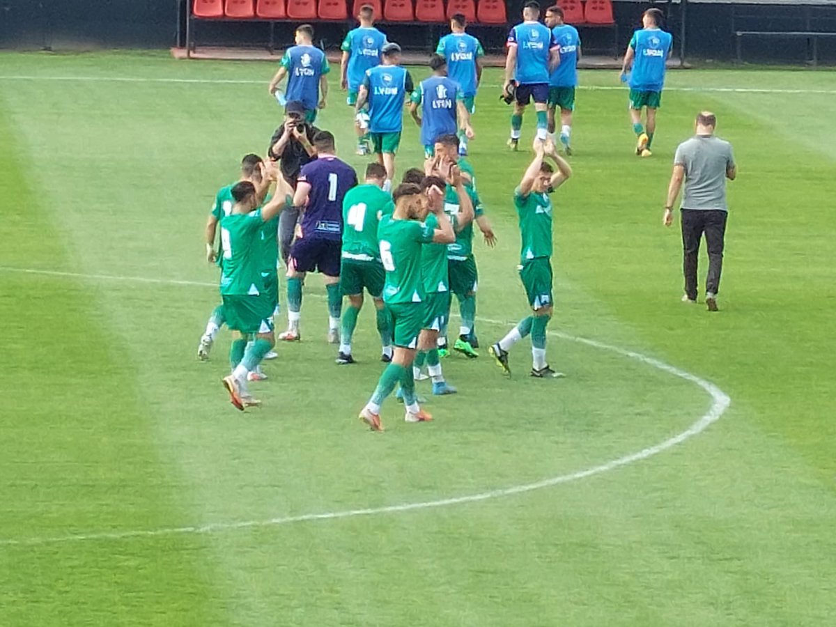 YA ESTA #FERRO EN EL CAMPO DE JUEGO!
En minutos #JuegaFerro vs #Riestra!
💚🇳🇬