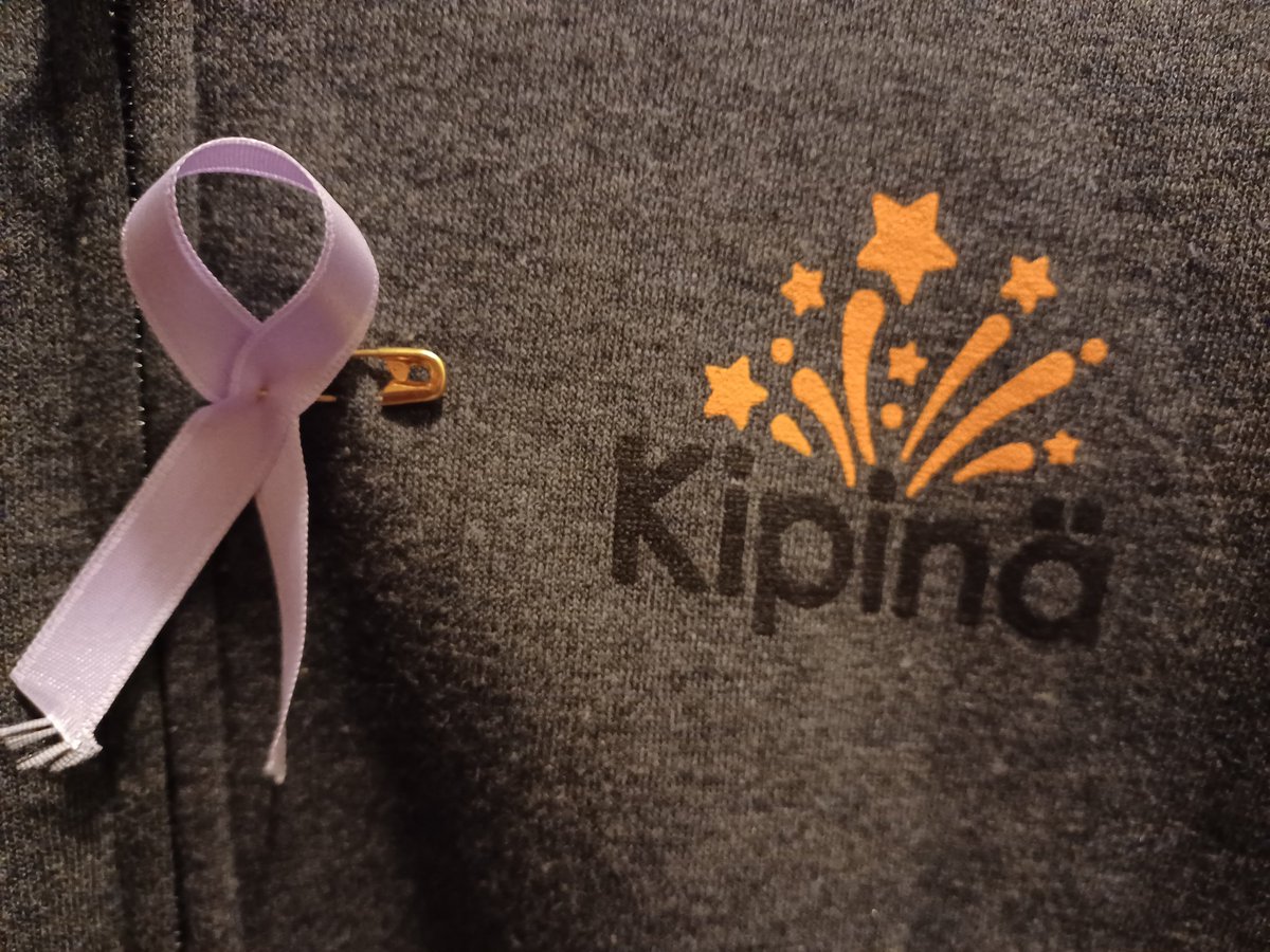 NinjaSetala's tweet photo. Töissä #Kipinäry oltiin tänään #OverdoseAwareness -puistotapahtumassa. Tarvitaan toimia!#EstäHuumekuolema. Välillä joutuu pelkäämään, ettei näe asiakasta enää koskaan #YksikinKuolemaOnLiikaa. https://t.co/Iz73ax7H6I