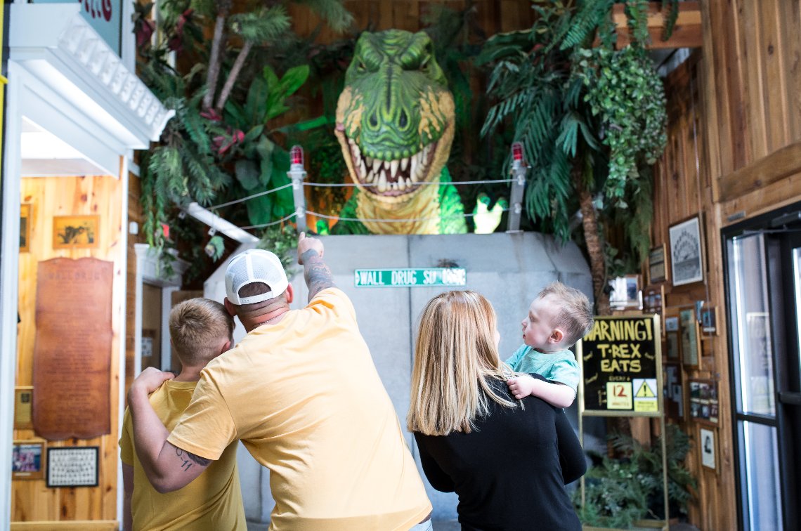 Wall Drug Store tweet media