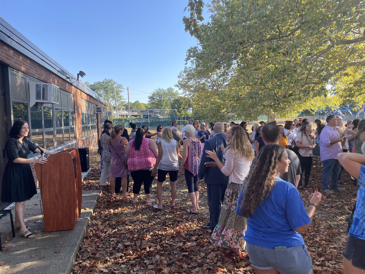 Great energy this morning as we get ready to welcome students back!  So grateful to be with the <a href="/VS13UFSD/">ValleyStream13UFSD</a> family!#VS13webelong