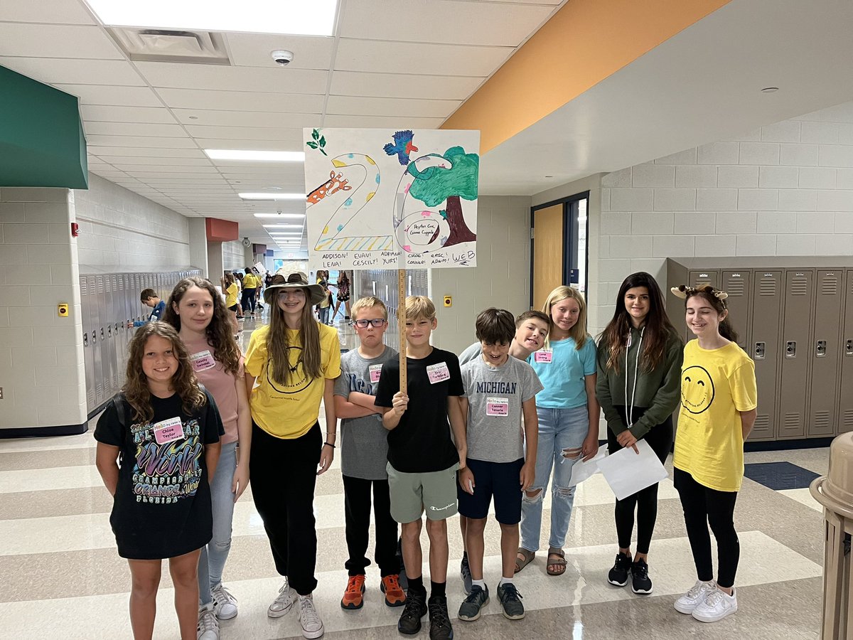 mr_kaschalk's tweet photo. A 🧵
Awesome job to our @CentennialMS #WEB Leaders showing our incoming 6th graders what a great place this is! 👍👏🎉 https://t.co/OJPEiLb8jz