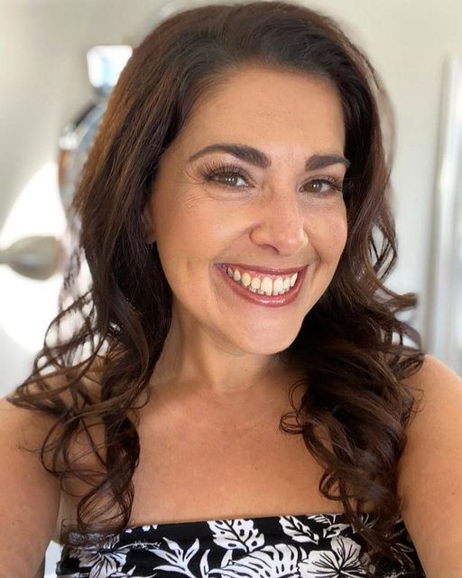 EllieShefi's tweet photo. Something that always makes me feel energized and at my best is treating myself to hair and makeup before an event.

Heidi (from Salon Maison), you are magical!

#feelingmybest #selfcareisnotselfish #hairandmakeupdone #lifebydesignnotbydefault #freebydesign #ellieshefi https://t.co/x0K28X0mOl