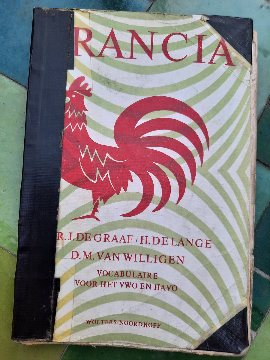 Dochterlief doet geen Frans meer; mama doet haar langbewaarde vocabulaireboekje dan nu ook maar weg. Veelgebruikt via het Boekenfonds. #sweetmemories