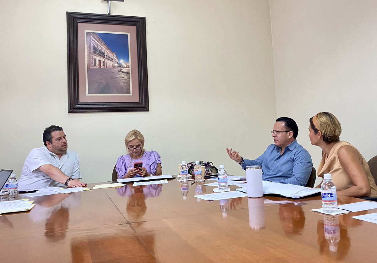 RobertoUlisesMP's tweet photo. ¡Buenas tardes!🌞 
#AHORA | Reunión de Comisión de Desarrollo Económico y Social.
¡Legislando Juntos!
@CongresoEdoSLP #SanLuisPotosí #LXIIILegislatura #SLP https://t.co/nqRzGEvGVI