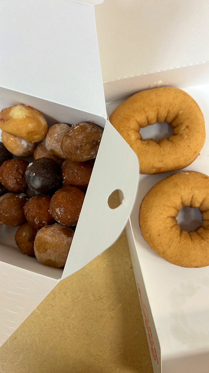 Because advisory brought back all their forms! And who doesn’t love a good treat? #slhscavchorus