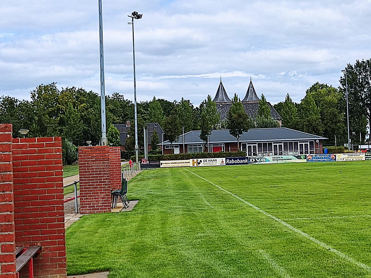 Van nostalgie naar modern bij <a href="/Dussense_boys/">Dussense Boys</a> met dank #clubvanhonderd