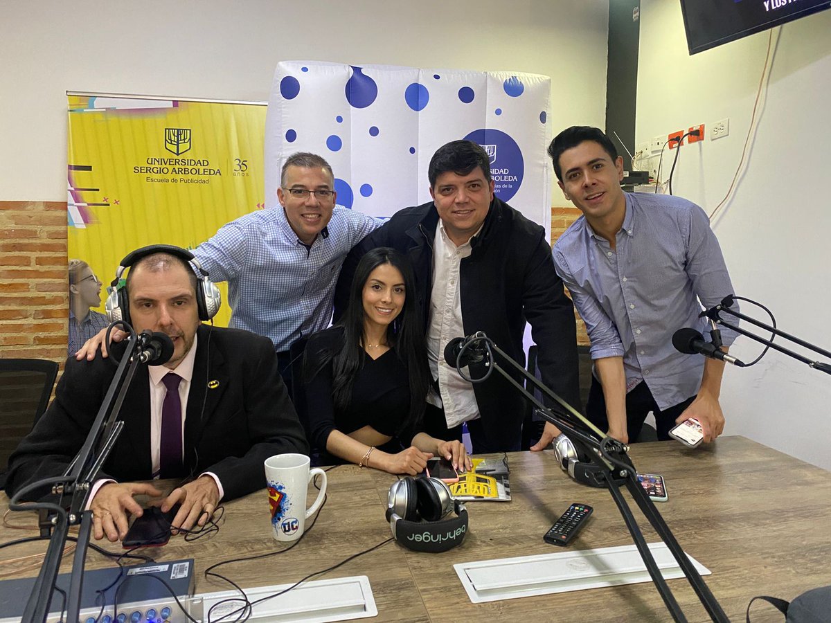La Sergio Radio y los podcasts de la sergio, celebrando juntos el programa de la Escuela de publicidad 'Datas y Creatas', su cuarto aniversario. Quienes han compartido con nosotros durante todos estos años de programa y podcasts.

<a href="/USergioArboleda/">Universidad Sergio Arboleda | #SergistaSiempre</a> <a href="/LaSergioPodcast/">Los Podcasts De La Sergio</a>