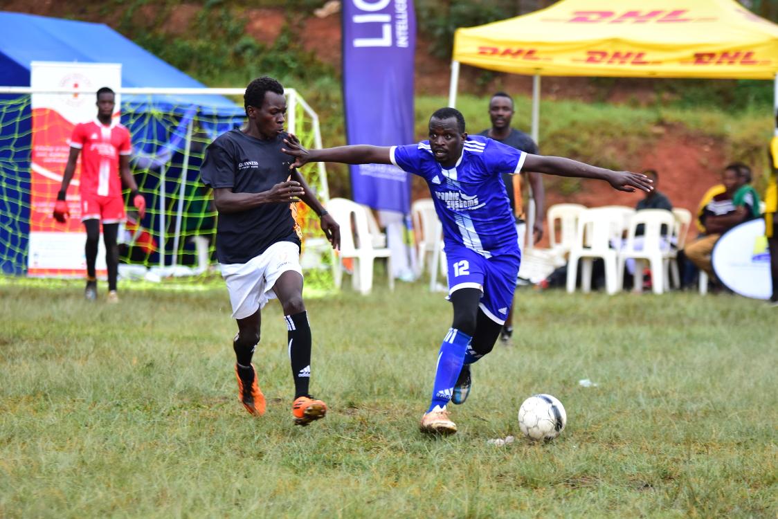 UgandaCorporate's tweet photo. ๐ธ missed โฝ action as @UgandaBreweries taking #GraphicsSystems during this last concluded 7th outing .
#WeAreBringingCommunitiesTogtherThroughSports https://t.co/Nfo7T6XTbZ