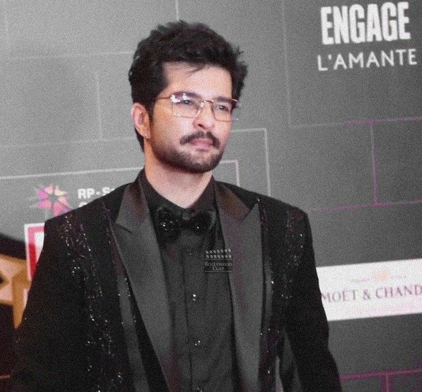 Vaishalisahud's tweet photo. Happy Birthday to an amazingly talented Man 

U really taught many of us how to be calm in the Chaos
Keep inspiring...
Always Keep your Dimpled Smile ON 
&amp; be blessed ❤️🧿
@RaQesh19

HBD RAQESH BAPAT https://t.co/S9hj7B1svU