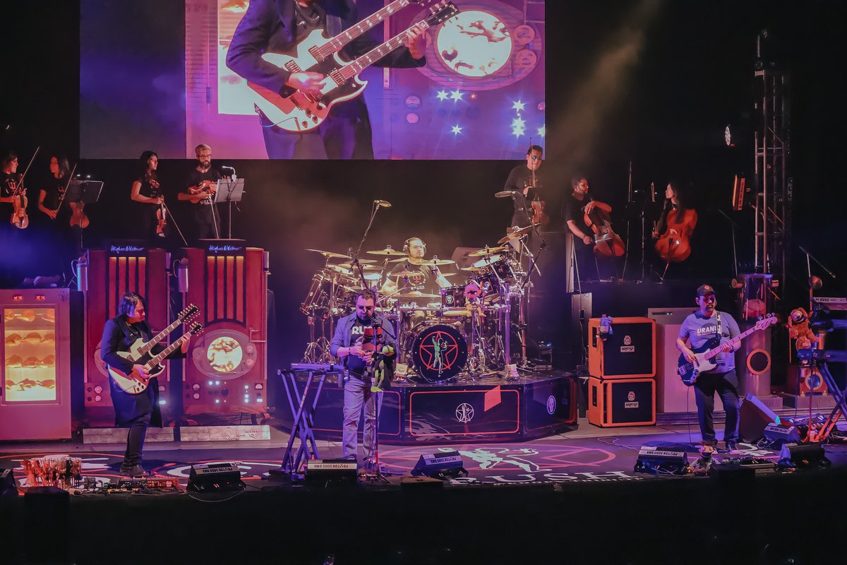 rushmtytribute1's tweet photo. ¡GUADALAJARA! No te pierdas nuestro show este sábado (3 de septiembre) en el Conjunto Santander 🔥🤘🏻

🎫 Boletos en https://t.co/KiOEfnWvSs https://t.co/DLSqlMgu7K