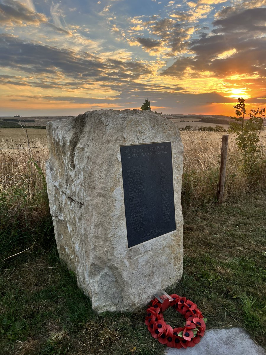 Glyndle's tweet photo. West Lavington Great War Memorial this evening, under a beautiful sunset #wiltshire https://t.co/QLjzJHl24x