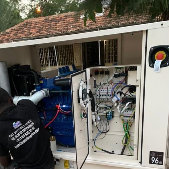 OGentreprise_'s tweet photo. Clap de fin pour ce chantier à #Thies suite à la pose après fourniture d’un groupe électrogène Wilson 22 KVa. 🔋

Réputé pour sa fiabilité et sa polyvalence, le #FGWilson P22-1 pourra vous offrir des performances optimales dans tout type d’environnement. ⚡️ https://t.co/BK4V9cizmK