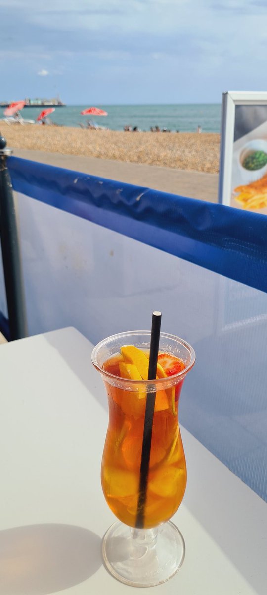 MarieMcglinchey's tweet photo. Lovely day at Brighton #Pimms #Tablewithaview https://t.co/Fk5F3OUJ8e
