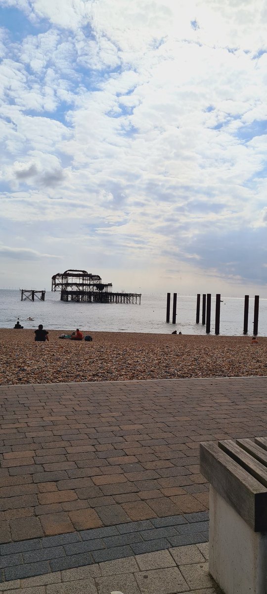 MarieMcglinchey's tweet photo. Lovely day at Brighton #Pimms #Tablewithaview https://t.co/Fk5F3OUJ8e