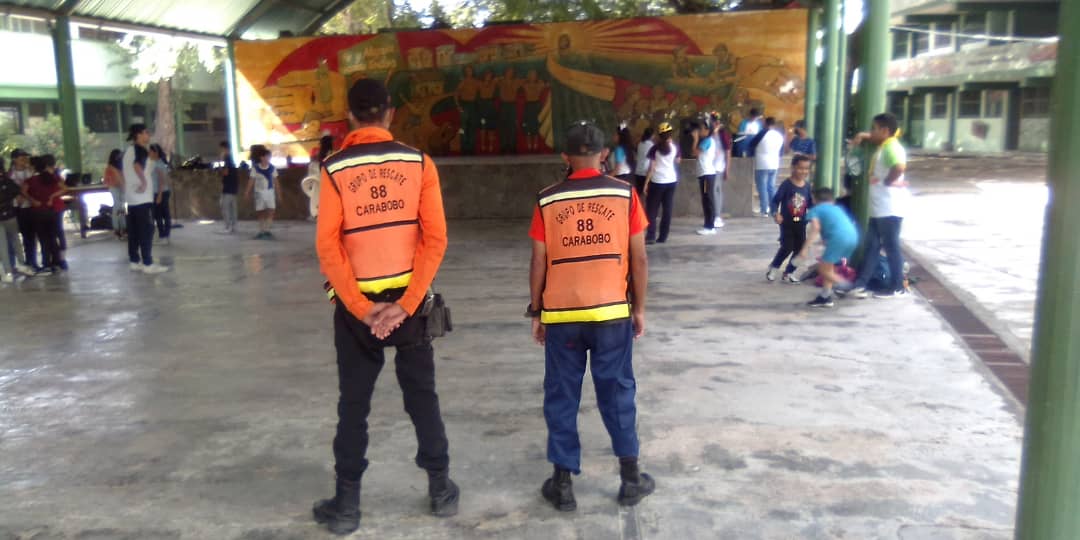 Guardia seguridad y prevención motivado a plan vacacional de la iglesia San Martin de Porres que fue llevado a cabo en las instalaciones de el colegio fe y alegría de fundación Mendoza
#soyfevesar 
<a href="/SistemaCarabobo/">Sistema Integrado</a> 
<a href="/pcivil_carabobo/">Protección Civil Carabobo</a> 
<a href="/PCivil_Ve/">Protección Civil</a> 
<a href="/fevesar_ong/">FEVESAR</a> 
<a href="/FEVESAR_Cabbo/">Fevesar Carabobo</a>