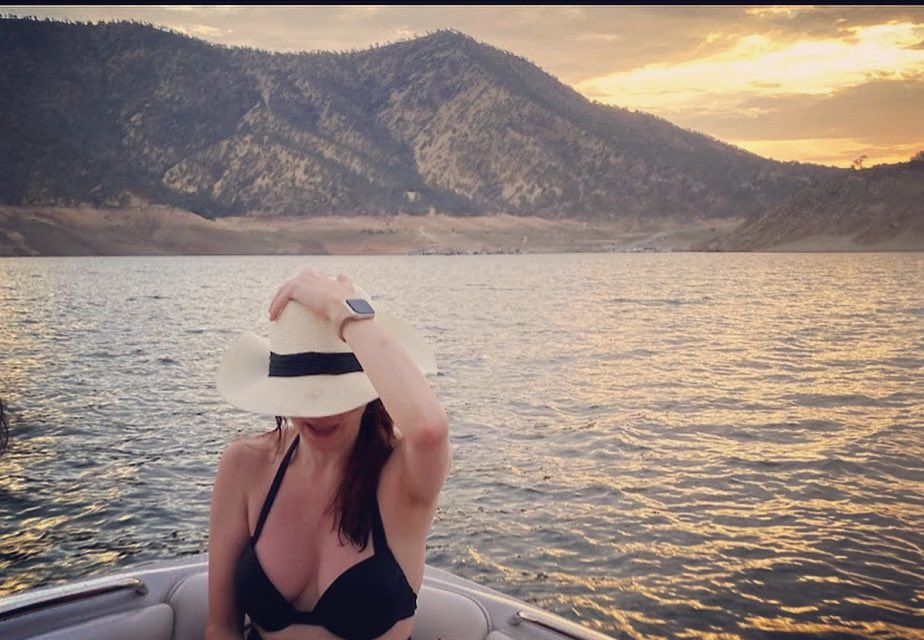 Since Labor Day is Monday, I suppose it’s time to bid adieu to the summer of ‘22… even though it’ll be over 100 in the upcoming weeks so summer feels far from over… but you get the sentiment 😉… #latergram #lakelife #stillsunburnt