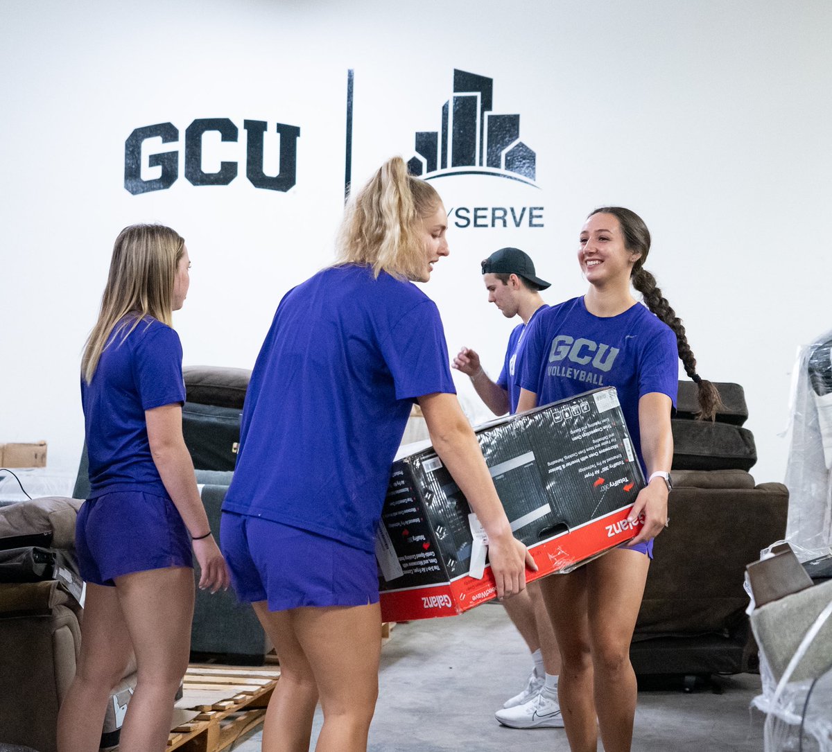 GCU_WVolleyball's tweet photo. Stopped by CityServe this morning 📦 https://t.co/PAXyr8y1Ug