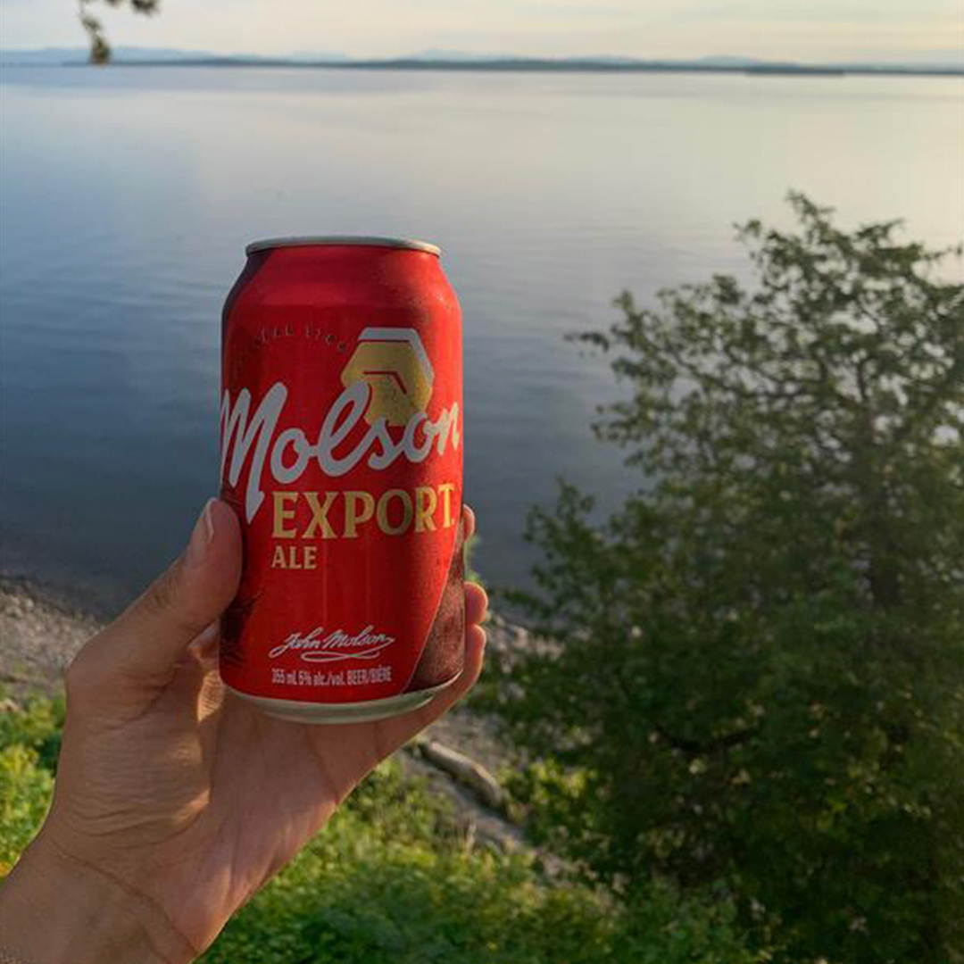 Nous savons tous que l'été passe bien vite. Alors levons notre verre aux jours chauds et aux Exports froides qui nous restent.

We all know that summer comes to an end quickly. So here’s to the remaining warm days and cold Exports.