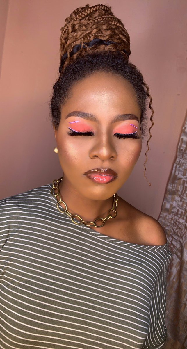 memaraaa's tweet photo. Looking for a good and affordable makeup artist for your events??

You have one right here😌😌
Please retweet my business my customer might be on your tl 🥺☹️ https://t.co/4PfdqGPF4G