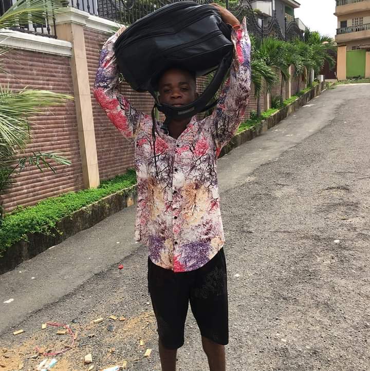 Oh my goodness my birthday is at the corner and no one never show me love 😭😭😭 I'm travel to my fans house one by one just be ready to me or should I post my aza