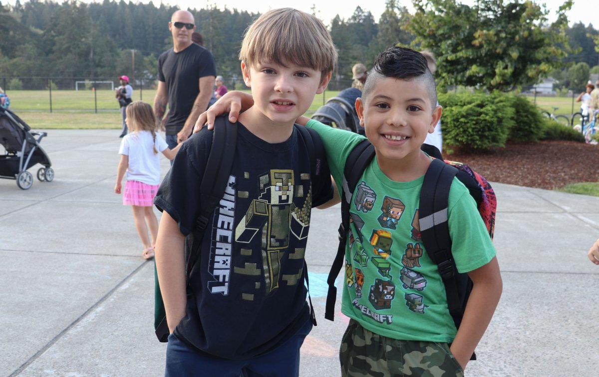 CloverParkSD's tweet photo. The sun was shining on our studentsβ smiling faces this morning as we began the 2022-23 school year! βπ Share photos of your students using the hashtag #CPSDFirstDay for a chance to be featured on our social media pages this week! #BetterTogether #CreatingPromisingFutures https://t.co/msiHWb6CuP