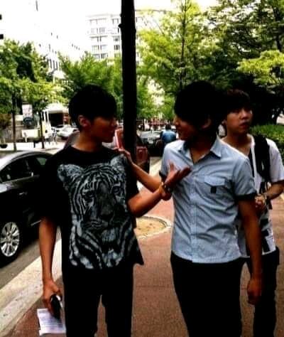 BTSaremyoxygen's tweet photo. JHOPE and YOONGI picking up JUNGKOOK from school , Now our baby is 25y 😭💜
#JungkookDay #jungkookbirthday https://t.co/5Q1nNBsQyf