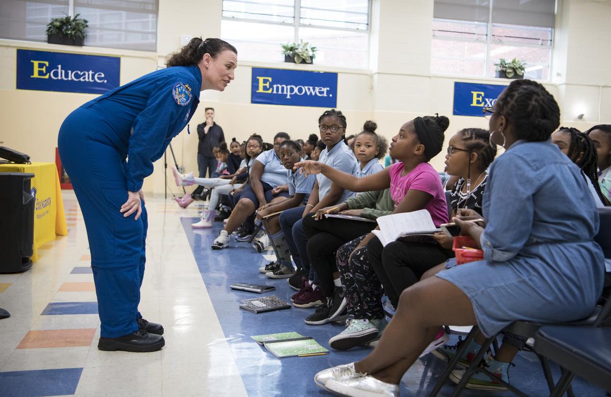 LearnWithNASA's tweet photo. Preparing for another year inspiring our future explorers?

We have #NASAScience resources to help you get ready…set…learn!

💫 This #BackToSchool season, add some "space" to your classroom, discover lesson plans, &amp; launch activities to engage students: https://t.co/7lxdnMZzQJ https://t.co/Bg0T5MrBYJ